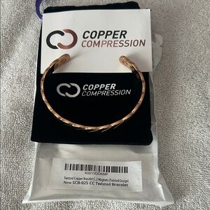 Women's Twisted Copper Bracelet - Rose Copper